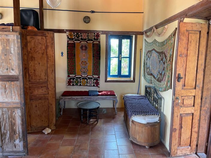 Image No.13-6 Bed Townhouse for sale