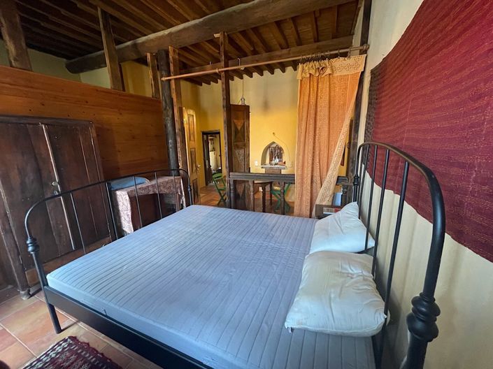 Image No.21-6 Bed Townhouse for sale