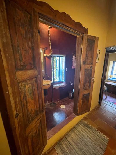 Image No.27-6 Bed Townhouse for sale