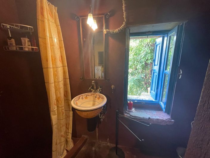 Image No.28-6 Bed Townhouse for sale