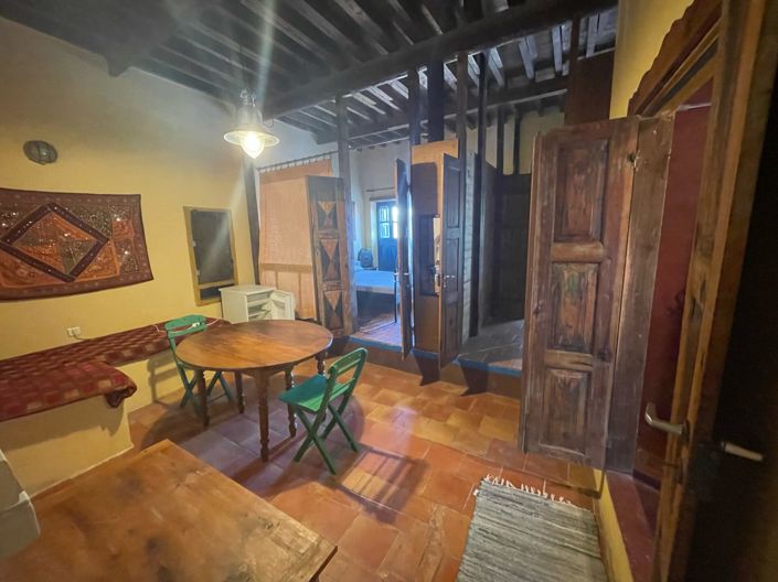 Image No.30-6 Bed Townhouse for sale