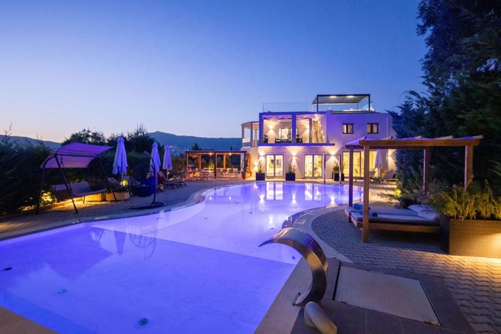 Image No.10-5 Bed Villa for sale