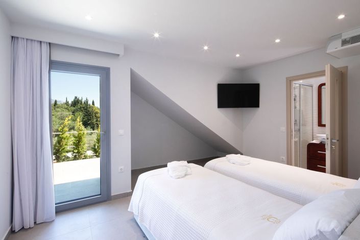 Image No.19-5 Bed Villa for sale