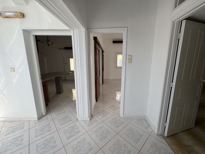 Image No.10-4 Bed Townhouse for sale