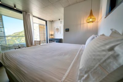 elxis-at-home-in-greece-the-boomerang-villa50