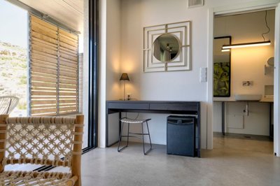 elxis-at-home-in-greece-the-boomerang-villa62