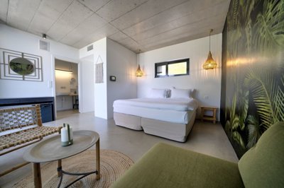 elxis-at-home-in-greece-the-boomerang-villa54