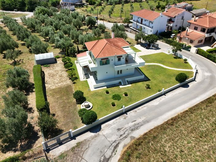 Image No.2-4 Bed Villa for sale