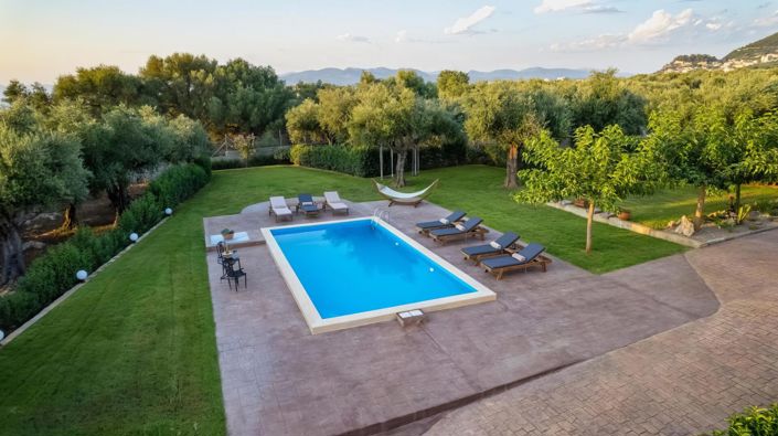 Image No.3-4 Bed Villa for sale