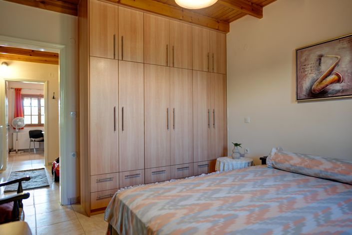 Image No.19-5 Bed Village House for sale