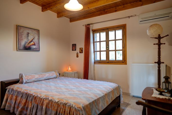 Image No.20-5 Bed Village House for sale