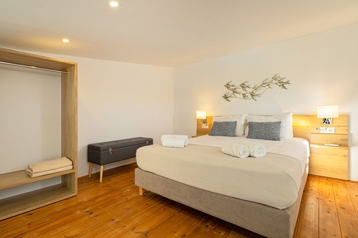 Image No.10-7 Bed Villa for sale