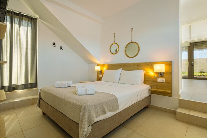 Image No.9-7 Bed Villa for sale