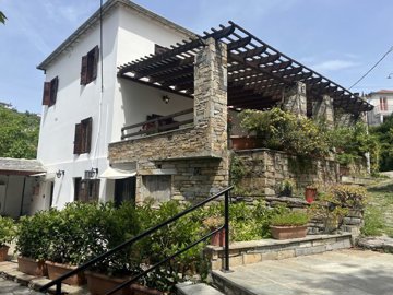 5 Bed Village House for sale