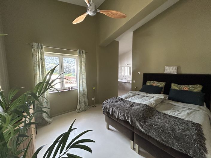 Image No.10-2 Bed Villa for sale