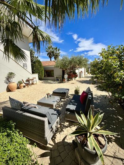 Image No.25-5 Bed Villa for sale