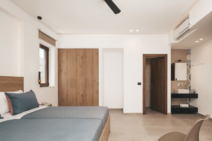 Image No.10-4 Bed Townhouse for sale