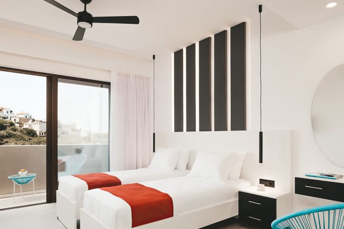 Image No.12-4 Bed Townhouse for sale