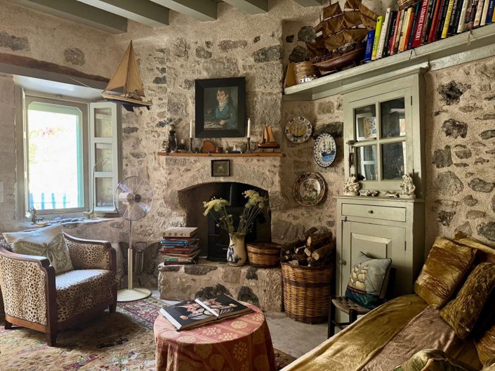 Image No.16-2 Bed Townhouse for sale