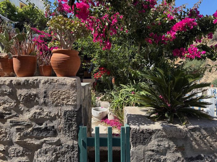 Image No.25-2 Bed Townhouse for sale