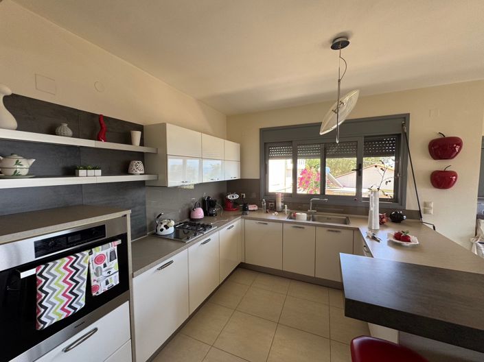 Image No.10-3 Bed Villa for sale