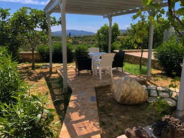 elxis-at-home-in-greece-stone-home-in-mastic-
