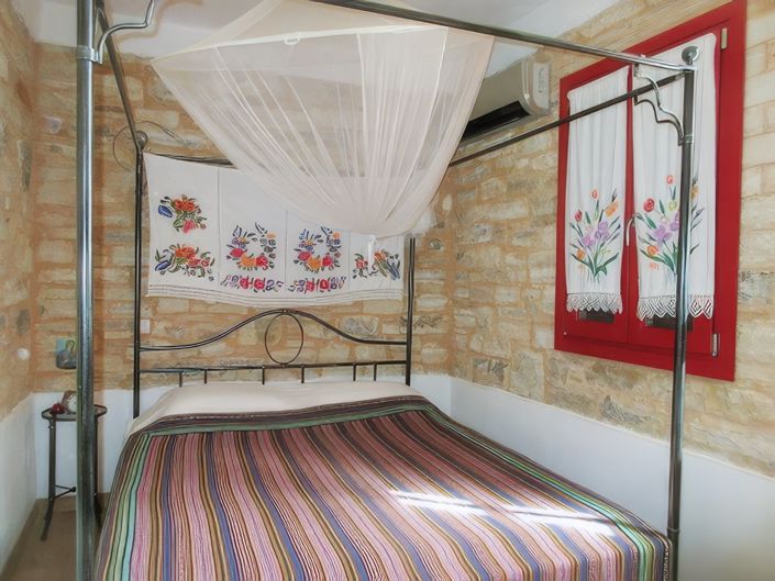 Image No.9-2 Bed Townhouse for sale