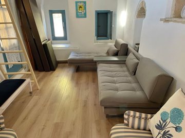 elxis-at-home-in-greece-traditional-home-in-c