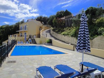 1 - Perama, Villa