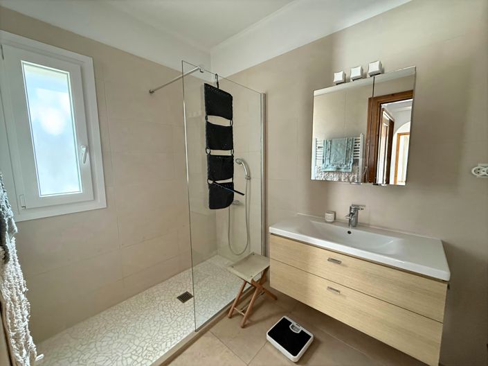 Image No.7-4 Bed Villa for sale