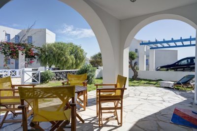 cycladic-home-santorini-elxis-at-home-in-gree