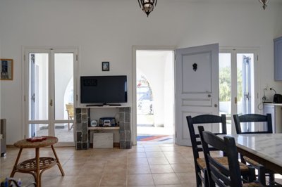 cycladic-home-santorini-elxis-at-home-in-gree