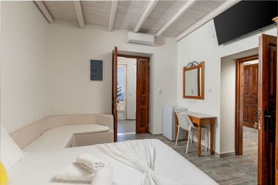 villa-with-pool-myrthios-crete-elxis-at-home-