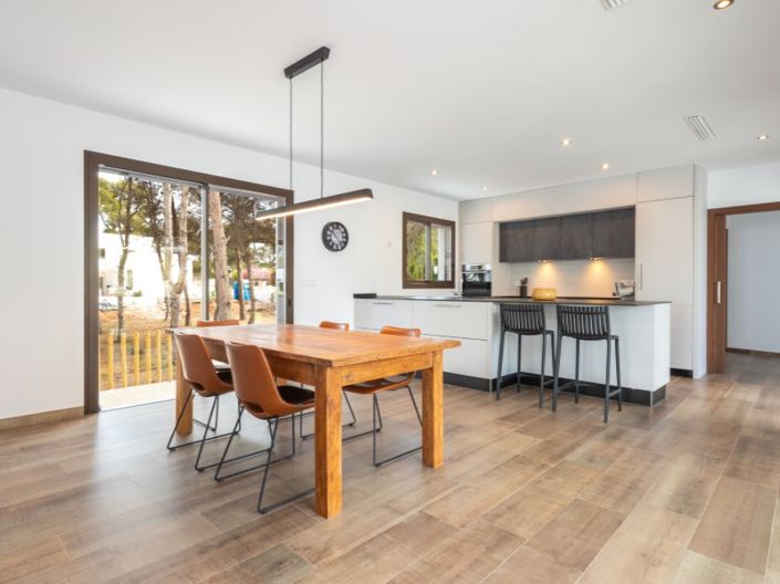 Image No.4-3 Bed Villa for sale