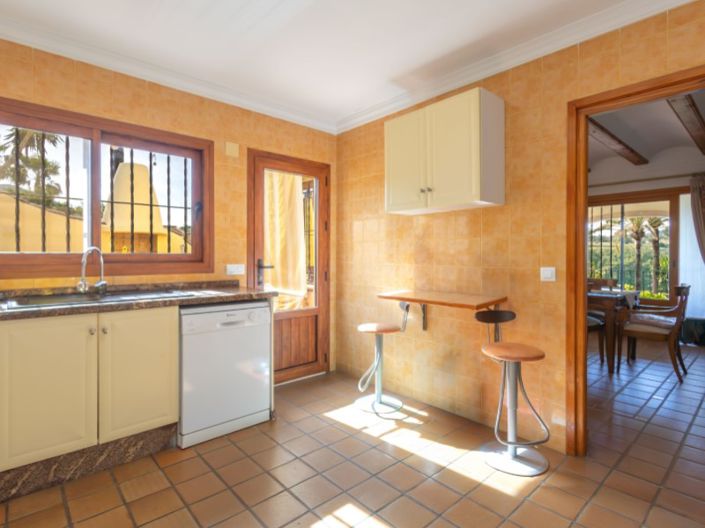 Image No.9-5 Bed Villa for sale