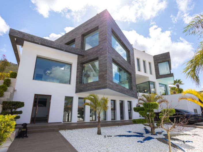 Image No.1-5 Bed Villa for sale