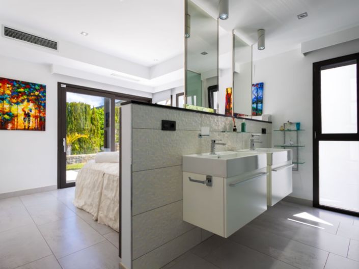 Image No.33-5 Bed Villa for sale