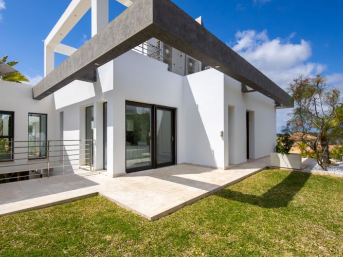 Image No.57-5 Bed Villa for sale