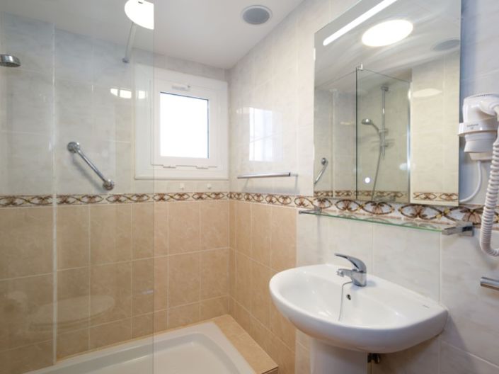 Image No.12-2 Bed Apartment for sale