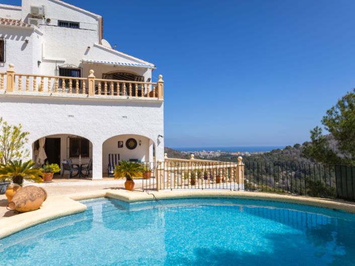 Image No.1-4 Bed Villa for sale