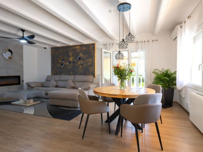 Image No.12-4 Bed Villa for sale