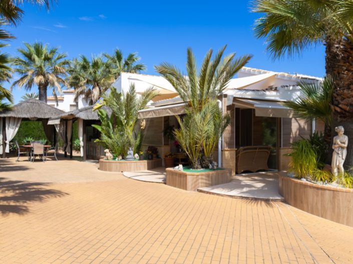 Image No.2-4 Bed Villa for sale