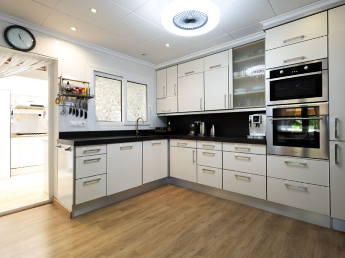 Image No.8-4 Bed Villa for sale