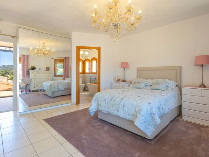 Image No.30-5 Bed Villa for sale