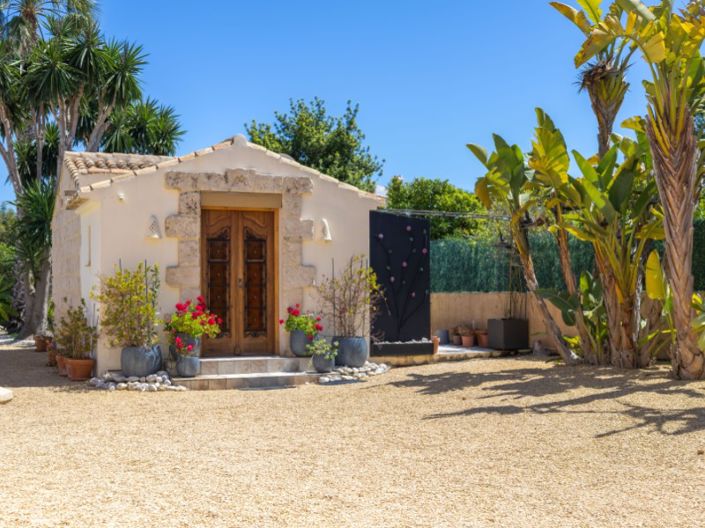 Image No.48-5 Bed Villa for sale