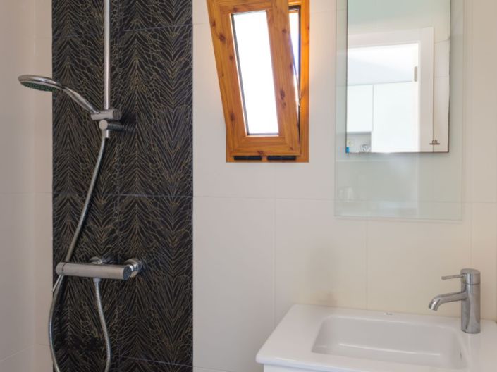 Image No.50-5 Bed Villa for sale