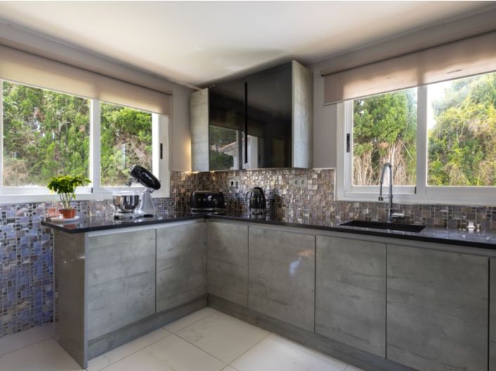 Image No.12-6 Bed Villa for sale