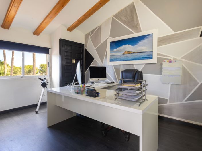 Image No.20-6 Bed Villa for sale