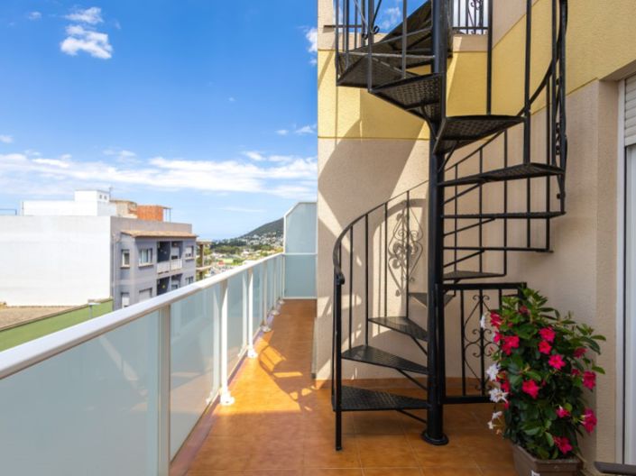 Image No.18-4 Bed Apartment for sale