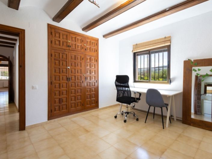 Image No.14-4 Bed Villa for sale